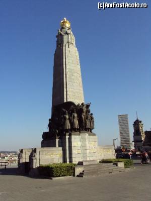 [P02] Place Poelaert - monumentul închinat infanteriştilor belgieni căzuţi în luptă în Primul Război Mondial.  » foto by Carmen Ion
 - 
<span class="allrVoted glyphicon glyphicon-heart hidden" id="av664495"></span>
<a class="m-l-10 hidden" id="sv664495" onclick="voting_Foto_DelVot(,664495,3768)" role="button">șterge vot <span class="glyphicon glyphicon-remove"></span></a>
<a id="v9664495" class=" c-red"  onclick="voting_Foto_SetVot(664495)" role="button"><span class="glyphicon glyphicon-heart-empty"></span> <b>LIKE</b> = Votează poza</a> <img class="hidden"  id="f664495W9" src="/imagini/loader.gif" border="0" /><span class="AjErrMes hidden" id="e664495ErM"></span>