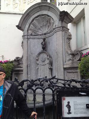 [P04] vestitul Manneken Pis :))  » foto by lucris
 - 
<span class="allrVoted glyphicon glyphicon-heart hidden" id="av675051"></span>
<a class="m-l-10 hidden" id="sv675051" onclick="voting_Foto_DelVot(,675051,3768)" role="button">șterge vot <span class="glyphicon glyphicon-remove"></span></a>
<a id="v9675051" class=" c-red"  onclick="voting_Foto_SetVot(675051)" role="button"><span class="glyphicon glyphicon-heart-empty"></span> <b>LIKE</b> = Votează poza</a> <img class="hidden"  id="f675051W9" src="/imagini/loader.gif" border="0" /><span class="AjErrMes hidden" id="e675051ErM"></span>