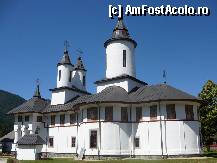 [P16] Biserica Sfanta Treime, vazuta din coltul de sud-vest » foto by Claudiu U.
 - 
<span class="allrVoted glyphicon glyphicon-heart hidden" id="av281624"></span>
<a class="m-l-10 hidden" id="sv281624" onclick="voting_Foto_DelVot(,281624,3798)" role="button">șterge vot <span class="glyphicon glyphicon-remove"></span></a>
<a id="v9281624" class=" c-red"  onclick="voting_Foto_SetVot(281624)" role="button"><span class="glyphicon glyphicon-heart-empty"></span> <b>LIKE</b> = Votează poza</a> <img class="hidden"  id="f281624W9" src="/imagini/loader.gif" border="0" /><span class="AjErrMes hidden" id="e281624ErM"></span>