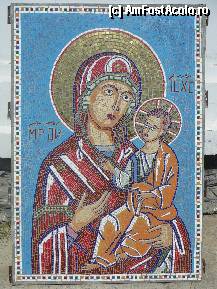 [P17] O icoana realizata prin tehnica mozaicului, aflata langa Biserica mare » foto by Claudiu U.
 - 
<span class="allrVoted glyphicon glyphicon-heart hidden" id="av281625"></span>
<a class="m-l-10 hidden" id="sv281625" onclick="voting_Foto_DelVot(,281625,3798)" role="button">șterge vot <span class="glyphicon glyphicon-remove"></span></a>
<a id="v9281625" class=" c-red"  onclick="voting_Foto_SetVot(281625)" role="button"><span class="glyphicon glyphicon-heart-empty"></span> <b>LIKE</b> = Votează poza</a> <img class="hidden"  id="f281625W9" src="/imagini/loader.gif" border="0" /><span class="AjErrMes hidden" id="e281625ErM"></span>