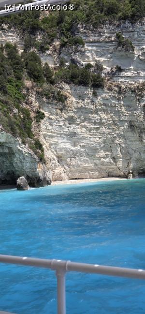 [P27] țărm din Paxos, numai cu barca se ajunge » foto by NobodyFE
 - 
<span class="allrVoted glyphicon glyphicon-heart hidden" id="av1538131"></span>
<a class="m-l-10 hidden" id="sv1538131" onclick="voting_Foto_DelVot(,1538131,3807)" role="button">șterge vot <span class="glyphicon glyphicon-remove"></span></a>
<a id="v91538131" class=" c-red"  onclick="voting_Foto_SetVot(1538131)" role="button"><span class="glyphicon glyphicon-heart-empty"></span> <b>LIKE</b> = Votează poza</a> <img class="hidden"  id="f1538131W9" src="/imagini/loader.gif" border="0" /><span class="AjErrMes hidden" id="e1538131ErM"></span>