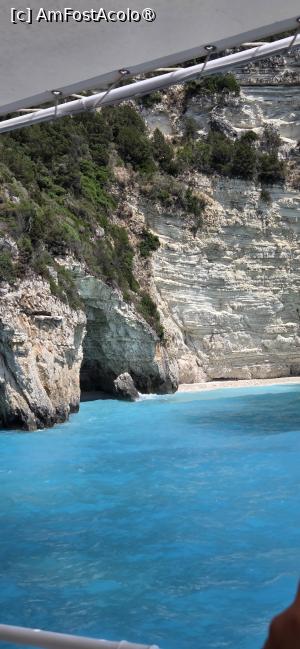 [P28] țărm din Paxos, numai cu barca se ajunge » foto by NobodyFE
 - 
<span class="allrVoted glyphicon glyphicon-heart hidden" id="av1538132"></span>
<a class="m-l-10 hidden" id="sv1538132" onclick="voting_Foto_DelVot(,1538132,3807)" role="button">șterge vot <span class="glyphicon glyphicon-remove"></span></a>
<a id="v91538132" class=" c-red"  onclick="voting_Foto_SetVot(1538132)" role="button"><span class="glyphicon glyphicon-heart-empty"></span> <b>LIKE</b> = Votează poza</a> <img class="hidden"  id="f1538132W9" src="/imagini/loader.gif" border="0" /><span class="AjErrMes hidden" id="e1538132ErM"></span>