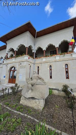 [P09] Casa Pariano astazi muzeul Ion Jalea » foto by pepsi70ro
 - 
<span class="allrVoted glyphicon glyphicon-heart hidden" id="av1524381"></span>
<a class="m-l-10 hidden" id="sv1524381" onclick="voting_Foto_DelVot(,1524381,3820)" role="button">șterge vot <span class="glyphicon glyphicon-remove"></span></a>
<a id="v91524381" class=" c-red"  onclick="voting_Foto_SetVot(1524381)" role="button"><span class="glyphicon glyphicon-heart-empty"></span> <b>LIKE</b> = Votează poza</a> <img class="hidden"  id="f1524381W9" src="/imagini/loader.gif" border="0" /><span class="AjErrMes hidden" id="e1524381ErM"></span>