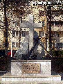 [P17] Monumentul marinarilor de la CAZINOU » foto by pepsi70ro
 - 
<span class="allrVoted glyphicon glyphicon-heart hidden" id="av160831"></span>
<a class="m-l-10 hidden" id="sv160831" onclick="voting_Foto_DelVot(,160831,3820)" role="button">șterge vot <span class="glyphicon glyphicon-remove"></span></a>
<a id="v9160831" class=" c-red"  onclick="voting_Foto_SetVot(160831)" role="button"><span class="glyphicon glyphicon-heart-empty"></span> <b>LIKE</b> = Votează poza</a> <img class="hidden"  id="f160831W9" src="/imagini/loader.gif" border="0" /><span class="AjErrMes hidden" id="e160831ErM"></span>