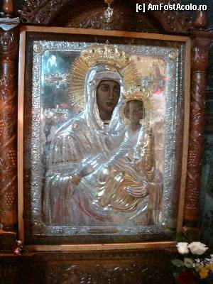 [P23] Constanța-Icoana făcătoare de minuni a Maicii Domnului, copia icoanei Prodromița de la Muntele Athos, din Catedrala Arhiepiscopală a Tomisului - Sfinții Apostoli Petru și Pavel » foto by mariana.olaru
 - 
<span class="allrVoted glyphicon glyphicon-heart hidden" id="av393048"></span>
<a class="m-l-10 hidden" id="sv393048" onclick="voting_Foto_DelVot(,393048,3820)" role="button">șterge vot <span class="glyphicon glyphicon-remove"></span></a>
<a id="v9393048" class=" c-red"  onclick="voting_Foto_SetVot(393048)" role="button"><span class="glyphicon glyphicon-heart-empty"></span> <b>LIKE</b> = Votează poza</a> <img class="hidden"  id="f393048W9" src="/imagini/loader.gif" border="0" /><span class="AjErrMes hidden" id="e393048ErM"></span>