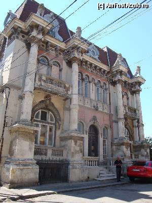 [P38] Constanța-Casa cu lei » foto by mariana.olaru
 - 
<span class="allrVoted glyphicon glyphicon-heart hidden" id="av393066"></span>
<a class="m-l-10 hidden" id="sv393066" onclick="voting_Foto_DelVot(,393066,3820)" role="button">șterge vot <span class="glyphicon glyphicon-remove"></span></a>
<a id="v9393066" class=" c-red"  onclick="voting_Foto_SetVot(393066)" role="button"><span class="glyphicon glyphicon-heart-empty"></span> <b>LIKE</b> = Votează poza</a> <img class="hidden"  id="f393066W9" src="/imagini/loader.gif" border="0" /><span class="AjErrMes hidden" id="e393066ErM"></span>