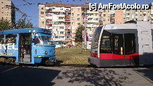 [P12] Oradea - Ciocnirea Generatiilor
o batrana Tatra si un Siemens ULF de ultima generatie » foto by Nicu Teusdea
 - 
<span class="allrVoted glyphicon glyphicon-heart hidden" id="av480035"></span>
<a class="m-l-10 hidden" id="sv480035" onclick="voting_Foto_DelVot(,480035,3848)" role="button">șterge vot <span class="glyphicon glyphicon-remove"></span></a>
<a id="v9480035" class=" c-red"  onclick="voting_Foto_SetVot(480035)" role="button"><span class="glyphicon glyphicon-heart-empty"></span> <b>LIKE</b> = Votează poza</a> <img class="hidden"  id="f480035W9" src="/imagini/loader.gif" border="0" /><span class="AjErrMes hidden" id="e480035ErM"></span>