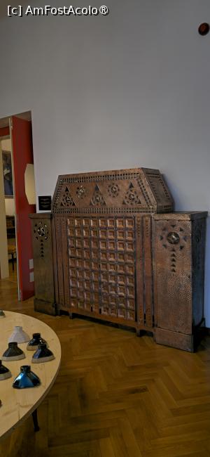 [P29] 29. Piesă de mobilier în holul de la etaj » foto by msnd
 - 
<span class="allrVoted glyphicon glyphicon-heart hidden" id="av1502094"></span>
<a class="m-l-10 hidden" id="sv1502094" onclick="voting_Foto_DelVot(,1502094,3848)" role="button">șterge vot <span class="glyphicon glyphicon-remove"></span></a>
<a id="v91502094" class=" c-red"  onclick="voting_Foto_SetVot(1502094)" role="button"><span class="glyphicon glyphicon-heart-empty"></span> <b>LIKE</b> = Votează poza</a> <img class="hidden"  id="f1502094W9" src="/imagini/loader.gif" border="0" /><span class="AjErrMes hidden" id="e1502094ErM"></span>