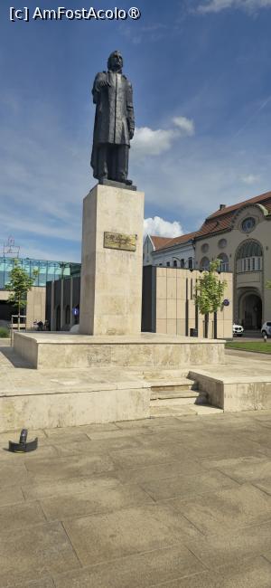 [P35] 35. Dacă la începutul zilei ne-am întâlnit cu Iosif Vulcan, spre sfârșit îl găsim și pe Eminescu. » foto by msnd
 - 
<span class="allrVoted glyphicon glyphicon-heart hidden" id="av1534430"></span>
<a class="m-l-10 hidden" id="sv1534430" onclick="voting_Foto_DelVot(,1534430,3848)" role="button">șterge vot <span class="glyphicon glyphicon-remove"></span></a>
<a id="v91534430" class=" c-red"  onclick="voting_Foto_SetVot(1534430)" role="button"><span class="glyphicon glyphicon-heart-empty"></span> <b>LIKE</b> = Votează poza</a> <img class="hidden"  id="f1534430W9" src="/imagini/loader.gif" border="0" /><span class="AjErrMes hidden" id="e1534430ErM"></span>