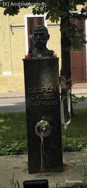 [P07] 07. O primă statuie întâlnită îl reprezintă pe Czárán Gyula » foto by msnd
 - 
<span class="allrVoted glyphicon glyphicon-heart hidden" id="av1534402"></span>
<a class="m-l-10 hidden" id="sv1534402" onclick="voting_Foto_DelVot(,1534402,3848)" role="button">șterge vot <span class="glyphicon glyphicon-remove"></span></a>
<a id="v91534402" class=" c-red"  onclick="voting_Foto_SetVot(1534402)" role="button"><span class="glyphicon glyphicon-heart-empty"></span> <b>LIKE</b> = Votează poza</a> <img class="hidden"  id="f1534402W9" src="/imagini/loader.gif" border="0" /><span class="AjErrMes hidden" id="e1534402ErM"></span>