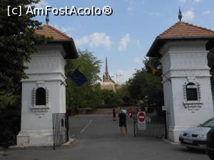 [P01] Tulcea - Intrarea în Parcul Monumentului Eroilor din Războiul pentru Independenţă.  » foto by iulianic
 - 
<span class="allrVoted glyphicon glyphicon-heart hidden" id="av1102408"></span>
<a class="m-l-10 hidden" id="sv1102408" onclick="voting_Foto_DelVot(,1102408,3854)" role="button">șterge vot <span class="glyphicon glyphicon-remove"></span></a>
<a id="v91102408" class=" c-red"  onclick="voting_Foto_SetVot(1102408)" role="button"><span class="glyphicon glyphicon-heart-empty"></span> <b>LIKE</b> = Votează poza</a> <img class="hidden"  id="f1102408W9" src="/imagini/loader.gif" border="0" /><span class="AjErrMes hidden" id="e1102408ErM"></span>