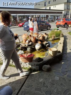 [P10] Oale de ceramică expuse pe trotoar » foto by Michi
 - 
<span class="allrVoted glyphicon glyphicon-heart hidden" id="av1495029"></span>
<a class="m-l-10 hidden" id="sv1495029" onclick="voting_Foto_DelVot(,1495029,3860)" role="button">șterge vot <span class="glyphicon glyphicon-remove"></span></a>
<a id="v91495029" class=" c-red"  onclick="voting_Foto_SetVot(1495029)" role="button"><span class="glyphicon glyphicon-heart-empty"></span> <b>LIKE</b> = Votează poza</a> <img class="hidden"  id="f1495029W9" src="/imagini/loader.gif" border="0" /><span class="AjErrMes hidden" id="e1495029ErM"></span>