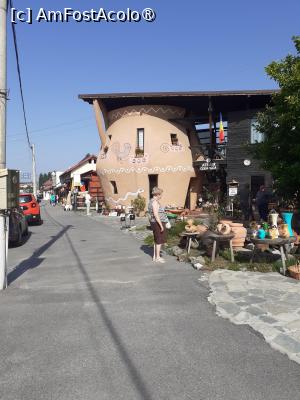 [P06] Casa şi atelier Pietraru » foto by Michi
 - 
<span class="allrVoted glyphicon glyphicon-heart hidden" id="av1495025"></span>
<a class="m-l-10 hidden" id="sv1495025" onclick="voting_Foto_DelVot(,1495025,3860)" role="button">șterge vot <span class="glyphicon glyphicon-remove"></span></a>
<a id="v91495025" class=" c-red"  onclick="voting_Foto_SetVot(1495025)" role="button"><span class="glyphicon glyphicon-heart-empty"></span> <b>LIKE</b> = Votează poza</a> <img class="hidden"  id="f1495025W9" src="/imagini/loader.gif" border="0" /><span class="AjErrMes hidden" id="e1495025ErM"></span>