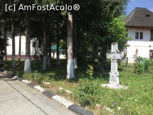 [P52] Slanic Prahova - Suntem in curtea bisericii Sf. Trei Ierarhi iar alaturi se vede Muzeul Sarii » foto by mishu
 - 
<span class="allrVoted glyphicon glyphicon-heart hidden" id="av921966"></span>
<a class="m-l-10 hidden" id="sv921966" onclick="voting_Foto_DelVot(,921966,3878)" role="button">șterge vot <span class="glyphicon glyphicon-remove"></span></a>
<a id="v9921966" class=" c-red"  onclick="voting_Foto_SetVot(921966)" role="button"><span class="glyphicon glyphicon-heart-empty"></span> <b>LIKE</b> = Votează poza</a> <img class="hidden"  id="f921966W9" src="/imagini/loader.gif" border="0" /><span class="AjErrMes hidden" id="e921966ErM"></span>