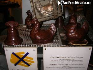 [P27] Strasbourg - Muzeul ”Secretele Ciocolatei” - bune. bune..., figurine din ciocolată.  » foto by doina_c24
 - 
<span class="allrVoted glyphicon glyphicon-heart hidden" id="av401838"></span>
<a class="m-l-10 hidden" id="sv401838" onclick="voting_Foto_DelVot(,401838,3883)" role="button">șterge vot <span class="glyphicon glyphicon-remove"></span></a>
<a id="v9401838" class=" c-red"  onclick="voting_Foto_SetVot(401838)" role="button"><span class="glyphicon glyphicon-heart-empty"></span> <b>LIKE</b> = Votează poza</a> <img class="hidden"  id="f401838W9" src="/imagini/loader.gif" border="0" /><span class="AjErrMes hidden" id="e401838ErM"></span>