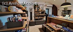[P16] Magazin de suvenire la Villa San Michele » foto by irinad
 - 
<span class="allrVoted glyphicon glyphicon-heart hidden" id="av1541465"></span>
<a class="m-l-10 hidden" id="sv1541465" onclick="voting_Foto_DelVot(,1541465,3887)" role="button">șterge vot <span class="glyphicon glyphicon-remove"></span></a>
<a id="v91541465" class=" c-red"  onclick="voting_Foto_SetVot(1541465)" role="button"><span class="glyphicon glyphicon-heart-empty"></span> <b>LIKE</b> = Votează poza</a> <img class="hidden"  id="f1541465W9" src="/imagini/loader.gif" border="0" /><span class="AjErrMes hidden" id="e1541465ErM"></span>
