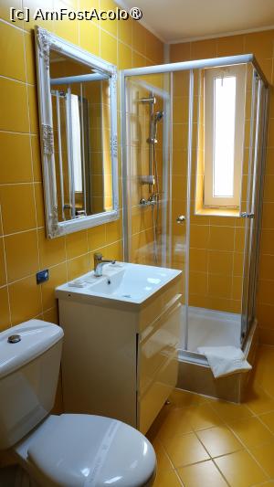 [P02] Miraj Hotel Poiana Brasov , baie » foto by elenaadina
 - 
<span class="allrVoted glyphicon glyphicon-heart hidden" id="av1497021"></span>
<a class="m-l-10 hidden" id="sv1497021" onclick="voting_Foto_DelVot(,1497021,3895)" role="button">șterge vot <span class="glyphicon glyphicon-remove"></span></a>
<a id="v91497021" class=" c-red"  onclick="voting_Foto_SetVot(1497021)" role="button"><span class="glyphicon glyphicon-heart-empty"></span> <b>LIKE</b> = Votează poza</a> <img class="hidden"  id="f1497021W9" src="/imagini/loader.gif" border="0" /><span class="AjErrMes hidden" id="e1497021ErM"></span>