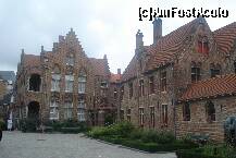 [P08] In parcul din imediata apropiere a bisericii Notre DAme de Brugge, cu aceleasi cladiri din caramida rosie » foto by ileanaxperta*
 - 
<span class="allrVoted glyphicon glyphicon-heart hidden" id="av151578"></span>
<a class="m-l-10 hidden" id="sv151578" onclick="voting_Foto_DelVot(,151578,3901)" role="button">șterge vot <span class="glyphicon glyphicon-remove"></span></a>
<a id="v9151578" class=" c-red"  onclick="voting_Foto_SetVot(151578)" role="button"><span class="glyphicon glyphicon-heart-empty"></span> <b>LIKE</b> = Votează poza</a> <img class="hidden"  id="f151578W9" src="/imagini/loader.gif" border="0" /><span class="AjErrMes hidden" id="e151578ErM"></span>