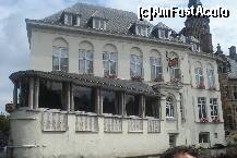 [P26] Acesta este hotelul si restaurantul Duc de Bourgogne, cladire relativ noua in peisajul celor de caramida rosie,vechi, din Bruggeul fermecator » foto by ileanaxperta*
 - 
<span class="allrVoted glyphicon glyphicon-heart hidden" id="av166284"></span>
<a class="m-l-10 hidden" id="sv166284" onclick="voting_Foto_DelVot(,166284,3901)" role="button">șterge vot <span class="glyphicon glyphicon-remove"></span></a>
<a id="v9166284" class=" c-red"  onclick="voting_Foto_SetVot(166284)" role="button"><span class="glyphicon glyphicon-heart-empty"></span> <b>LIKE</b> = Votează poza</a> <img class="hidden"  id="f166284W9" src="/imagini/loader.gif" border="0" /><span class="AjErrMes hidden" id="e166284ErM"></span>