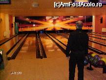 [P16] La bowling la complex 'Nu ma uita' » foto by Valentina69
 - 
<span class="allrVoted glyphicon glyphicon-heart hidden" id="av59022"></span>
<a class="m-l-10 hidden" id="sv59022" onclick="voting_Foto_DelVot(,59022,3904)" role="button">șterge vot <span class="glyphicon glyphicon-remove"></span></a>
<a id="v959022" class=" c-red"  onclick="voting_Foto_SetVot(59022)" role="button"><span class="glyphicon glyphicon-heart-empty"></span> <b>LIKE</b> = Votează poza</a> <img class="hidden"  id="f59022W9" src="/imagini/loader.gif" border="0" /><span class="AjErrMes hidden" id="e59022ErM"></span>