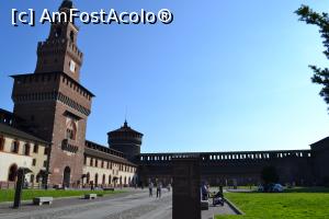 [P10] Castelul Sforzesco-curte interioara » foto by Ricone
 - 
<span class="allrVoted glyphicon glyphicon-heart hidden" id="av866600"></span>
<a class="m-l-10 hidden" id="sv866600" onclick="voting_Foto_DelVot(,866600,3925)" role="button">șterge vot <span class="glyphicon glyphicon-remove"></span></a>
<a id="v9866600" class=" c-red"  onclick="voting_Foto_SetVot(866600)" role="button"><span class="glyphicon glyphicon-heart-empty"></span> <b>LIKE</b> = Votează poza</a> <img class="hidden"  id="f866600W9" src="/imagini/loader.gif" border="0" /><span class="AjErrMes hidden" id="e866600ErM"></span>