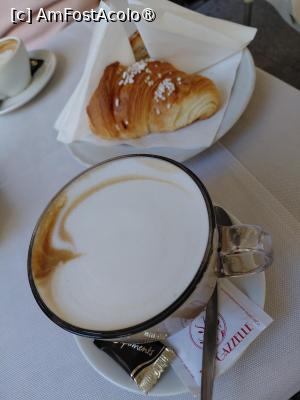 [P14] Cappuccino și croissant, gustări specifice zonei » foto by mnn
 - 
<span class="allrVoted glyphicon glyphicon-heart hidden" id="av1539734"></span>
<a class="m-l-10 hidden" id="sv1539734" onclick="voting_Foto_DelVot(,1539734,3925)" role="button">șterge vot <span class="glyphicon glyphicon-remove"></span></a>
<a id="v91539734" class=" c-red"  onclick="voting_Foto_SetVot(1539734)" role="button"><span class="glyphicon glyphicon-heart-empty"></span> <b>LIKE</b> = Votează poza</a> <img class="hidden"  id="f1539734W9" src="/imagini/loader.gif" border="0" /><span class="AjErrMes hidden" id="e1539734ErM"></span>