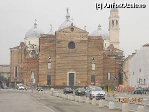 [P03] Italia - Padova - Prato della Valle - Manastirea San Giustina » foto by Diaura*
 - 
<span class="allrVoted glyphicon glyphicon-heart hidden" id="av376682"></span>
<a class="m-l-10 hidden" id="sv376682" onclick="voting_Foto_DelVot(,376682,3933)" role="button">șterge vot <span class="glyphicon glyphicon-remove"></span></a>
<a id="v9376682" class=" c-red"  onclick="voting_Foto_SetVot(376682)" role="button"><span class="glyphicon glyphicon-heart-empty"></span> <b>LIKE</b> = Votează poza</a> <img class="hidden"  id="f376682W9" src="/imagini/loader.gif" border="0" /><span class="AjErrMes hidden" id="e376682ErM"></span>