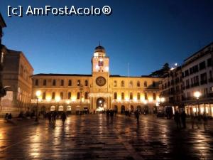 [P26] Torre del Orologio si Piazza dei Signori » foto by dawnsash
 - 
<span class="allrVoted glyphicon glyphicon-heart hidden" id="av946771"></span>
<a class="m-l-10 hidden" id="sv946771" onclick="voting_Foto_DelVot(,946771,3933)" role="button">șterge vot <span class="glyphicon glyphicon-remove"></span></a>
<a id="v9946771" class=" c-red"  onclick="voting_Foto_SetVot(946771)" role="button"><span class="glyphicon glyphicon-heart-empty"></span> <b>LIKE</b> = Votează poza</a> <img class="hidden"  id="f946771W9" src="/imagini/loader.gif" border="0" /><span class="AjErrMes hidden" id="e946771ErM"></span>