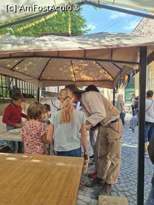 [P48] Piața Huet - demonstrație de dulgherit » foto by Carmen Ion
 - 
<span class="allrVoted glyphicon glyphicon-heart hidden" id="av1513625"></span>
<a class="m-l-10 hidden" id="sv1513625" onclick="voting_Foto_DelVot(,1513625,3936)" role="button">șterge vot <span class="glyphicon glyphicon-remove"></span></a>
<a id="v91513625" class=" c-red"  onclick="voting_Foto_SetVot(1513625)" role="button"><span class="glyphicon glyphicon-heart-empty"></span> <b>LIKE</b> = Votează poza</a> <img class="hidden"  id="f1513625W9" src="/imagini/loader.gif" border="0" /><span class="AjErrMes hidden" id="e1513625ErM"></span>