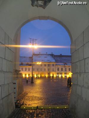 [P04] Sibiu 'by night' » foto by dorgo
 - 
<span class="allrVoted glyphicon glyphicon-heart hidden" id="av618247"></span>
<a class="m-l-10 hidden" id="sv618247" onclick="voting_Foto_DelVot(,618247,3936)" role="button">șterge vot <span class="glyphicon glyphicon-remove"></span></a>
<a id="v9618247" class=" c-red"  onclick="voting_Foto_SetVot(618247)" role="button"><span class="glyphicon glyphicon-heart-empty"></span> <b>LIKE</b> = Votează poza</a> <img class="hidden"  id="f618247W9" src="/imagini/loader.gif" border="0" /><span class="AjErrMes hidden" id="e618247ErM"></span>