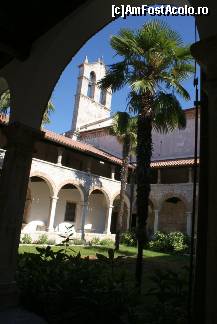 P36 [SEP-2010] Din curtea mănăstirii Sf. Francisc se văd clopotele bisericii