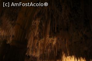 [P16] O bogatie impresionanta de stalagtite albe, ca niste turturi.  » foto by IoanaV
 - 
<span class="allrVoted glyphicon glyphicon-heart hidden" id="av889517"></span>
<a class="m-l-10 hidden" id="sv889517" onclick="voting_Foto_DelVot(,889517,3993)" role="button">șterge vot <span class="glyphicon glyphicon-remove"></span></a>
<a id="v9889517" class=" c-red"  onclick="voting_Foto_SetVot(889517)" role="button"><span class="glyphicon glyphicon-heart-empty"></span> <b>LIKE</b> = Votează poza</a> <img class="hidden"  id="f889517W9" src="/imagini/loader.gif" border="0" /><span class="AjErrMes hidden" id="e889517ErM"></span>