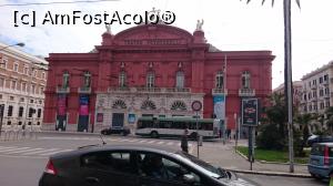 [P40] Teatrul (Opera) Petruzzelli - a cărei reconstrucție a durat 18 ani, după un incendiu. Funcționează din nou doar de câțiva ani (2010).  » foto by Aurici
 - 
<span class="allrVoted glyphicon glyphicon-heart hidden" id="av733573"></span>
<a class="m-l-10 hidden" id="sv733573" onclick="voting_Foto_DelVot(,733573,3993)" role="button">șterge vot <span class="glyphicon glyphicon-remove"></span></a>
<a id="v9733573" class=" c-red"  onclick="voting_Foto_SetVot(733573)" role="button"><span class="glyphicon glyphicon-heart-empty"></span> <b>LIKE</b> = Votează poza</a> <img class="hidden"  id="f733573W9" src="/imagini/loader.gif" border="0" /><span class="AjErrMes hidden" id="e733573ErM"></span>