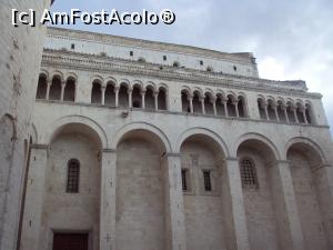 [P23] Basilica San Sabino - catedrala din Bari - vedere laterala.  » foto by Carmen Ion
 - 
<span class="allrVoted glyphicon glyphicon-heart hidden" id="av753521"></span>
<a class="m-l-10 hidden" id="sv753521" onclick="voting_Foto_DelVot(,753521,3993)" role="button">șterge vot <span class="glyphicon glyphicon-remove"></span></a>
<a id="v9753521" class=" c-red"  onclick="voting_Foto_SetVot(753521)" role="button"><span class="glyphicon glyphicon-heart-empty"></span> <b>LIKE</b> = Votează poza</a> <img class="hidden"  id="f753521W9" src="/imagini/loader.gif" border="0" /><span class="AjErrMes hidden" id="e753521ErM"></span>