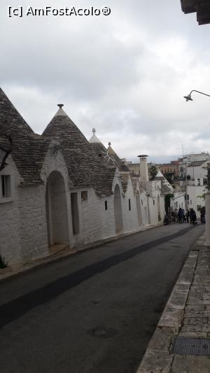 [P39] Alberobello » foto by Chloe
 - 
<span class="allrVoted glyphicon glyphicon-heart hidden" id="av803698"></span>
<a class="m-l-10 hidden" id="sv803698" onclick="voting_Foto_DelVot(,803698,3993)" role="button">șterge vot <span class="glyphicon glyphicon-remove"></span></a>
<a id="v9803698" class=" c-red"  onclick="voting_Foto_SetVot(803698)" role="button"><span class="glyphicon glyphicon-heart-empty"></span> <b>LIKE</b> = Votează poza</a> <img class="hidden"  id="f803698W9" src="/imagini/loader.gif" border="0" /><span class="AjErrMes hidden" id="e803698ErM"></span>