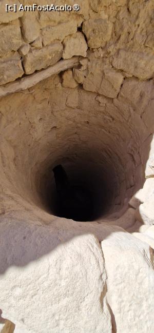 [P47] 47. Ca la orice construcție veche pe un punct înalt, și aici este o fântână. » foto by msnd
 - 
<span class="allrVoted glyphicon glyphicon-heart hidden" id="av1506160"></span>
<a class="m-l-10 hidden" id="sv1506160" onclick="voting_Foto_DelVot(,1506160,3997)" role="button">șterge vot <span class="glyphicon glyphicon-remove"></span></a>
<a id="v91506160" class=" c-red"  onclick="voting_Foto_SetVot(1506160)" role="button"><span class="glyphicon glyphicon-heart-empty"></span> <b>LIKE</b> = Votează poza</a> <img class="hidden"  id="f1506160W9" src="/imagini/loader.gif" border="0" /><span class="AjErrMes hidden" id="e1506160ErM"></span>