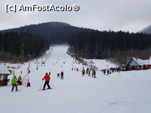 [P06] Am ajuns la baza pârtiei. În stânga - teleschiul; în centru - porțiunea pentru schiat; în dreapta - zona pentru săniuș.  » foto by Floryn81
 - 
<span class="allrVoted glyphicon glyphicon-heart hidden" id="av1048728"></span>
<a class="m-l-10 hidden" id="sv1048728" onclick="voting_Foto_DelVot(,1048728,3998)" role="button">șterge vot <span class="glyphicon glyphicon-remove"></span></a>
<a id="v91048728" class=" c-red"  onclick="voting_Foto_SetVot(1048728)" role="button"><span class="glyphicon glyphicon-heart-empty"></span> <b>LIKE</b> = Votează poza</a> <img class="hidden"  id="f1048728W9" src="/imagini/loader.gif" border="0" /><span class="AjErrMes hidden" id="e1048728ErM"></span>