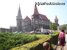 [P03] Castelul vazut de la intrare » foto by DanTal74
 - 
<span class="allrVoted glyphicon glyphicon-heart hidden" id="av383193"></span>
<a class="m-l-10 hidden" id="sv383193" onclick="voting_Foto_DelVot(,383193,4000)" role="button">șterge vot <span class="glyphicon glyphicon-remove"></span></a>
<a id="v9383193" class=" c-red"  onclick="voting_Foto_SetVot(383193)" role="button"><span class="glyphicon glyphicon-heart-empty"></span> <b>LIKE</b> = Votează poza</a> <img class="hidden"  id="f383193W9" src="/imagini/loader.gif" border="0" /><span class="AjErrMes hidden" id="e383193ErM"></span>