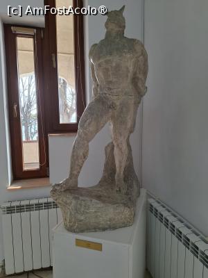 [P29] Constanța, Muzeul de Sculptură Ion Jalea, etaj, Lucifer » foto by mprofeanu
 - 
<span class="allrVoted glyphicon glyphicon-heart hidden" id="av1509450"></span>
<a class="m-l-10 hidden" id="sv1509450" onclick="voting_Foto_DelVot(,1509450,4001)" role="button">șterge vot <span class="glyphicon glyphicon-remove"></span></a>
<a id="v91509450" class=" c-red"  onclick="voting_Foto_SetVot(1509450)" role="button"><span class="glyphicon glyphicon-heart-empty"></span> <b>LIKE</b> = Votează poza</a> <img class="hidden"  id="f1509450W9" src="/imagini/loader.gif" border="0" /><span class="AjErrMes hidden" id="e1509450ErM"></span>