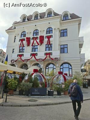 [P62] Constanța, Piața Ovidiu, Hotel Manara » foto by mprofeanu
 - 
<span class="allrVoted glyphicon glyphicon-heart hidden" id="av1509483"></span>
<a class="m-l-10 hidden" id="sv1509483" onclick="voting_Foto_DelVot(,1509483,4001)" role="button">șterge vot <span class="glyphicon glyphicon-remove"></span></a>
<a id="v91509483" class=" c-red"  onclick="voting_Foto_SetVot(1509483)" role="button"><span class="glyphicon glyphicon-heart-empty"></span> <b>LIKE</b> = Votează poza</a> <img class="hidden"  id="f1509483W9" src="/imagini/loader.gif" border="0" /><span class="AjErrMes hidden" id="e1509483ErM"></span>