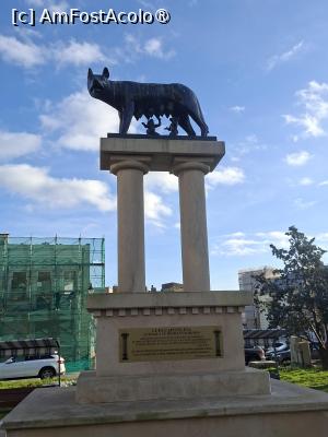 [P73] Constanța, Lupa Capitolina din Tomis » foto by mprofeanu
 - 
<span class="allrVoted glyphicon glyphicon-heart hidden" id="av1509494"></span>
<a class="m-l-10 hidden" id="sv1509494" onclick="voting_Foto_DelVot(,1509494,4001)" role="button">șterge vot <span class="glyphicon glyphicon-remove"></span></a>
<a id="v91509494" class=" c-red"  onclick="voting_Foto_SetVot(1509494)" role="button"><span class="glyphicon glyphicon-heart-empty"></span> <b>LIKE</b> = Votează poza</a> <img class="hidden"  id="f1509494W9" src="/imagini/loader.gif" border="0" /><span class="AjErrMes hidden" id="e1509494ErM"></span>