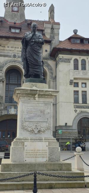 [P36] 36. Dumnealui dă numele pieței. . Este Ovidiu, cel exilat din Roma. » foto by msnd
 - 
<span class="allrVoted glyphicon glyphicon-heart hidden" id="av1523434"></span>
<a class="m-l-10 hidden" id="sv1523434" onclick="voting_Foto_DelVot(,1523434,4001)" role="button">șterge vot <span class="glyphicon glyphicon-remove"></span></a>
<a id="v91523434" class=" c-red"  onclick="voting_Foto_SetVot(1523434)" role="button"><span class="glyphicon glyphicon-heart-empty"></span> <b>LIKE</b> = Votează poza</a> <img class="hidden"  id="f1523434W9" src="/imagini/loader.gif" border="0" /><span class="AjErrMes hidden" id="e1523434ErM"></span>