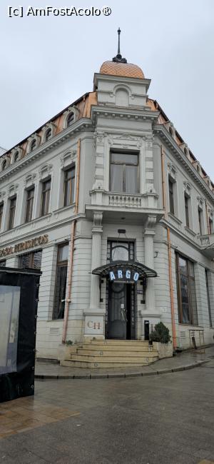 [P11] 11, Un fost hotel și restaurant de lux. „Casa Hrisicos”, din Piața Ovidiu, preferat, printre alții de I. L. Caragiale. » foto by msnd
 - 
<span class="allrVoted glyphicon glyphicon-heart hidden" id="av1524727"></span>
<a class="m-l-10 hidden" id="sv1524727" onclick="voting_Foto_DelVot(,1524727,4001)" role="button">șterge vot <span class="glyphicon glyphicon-remove"></span></a>
<a id="v91524727" class=" c-red"  onclick="voting_Foto_SetVot(1524727)" role="button"><span class="glyphicon glyphicon-heart-empty"></span> <b>LIKE</b> = Votează poza</a> <img class="hidden"  id="f1524727W9" src="/imagini/loader.gif" border="0" /><span class="AjErrMes hidden" id="e1524727ErM"></span>