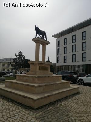 [P35] Statuia Lupa capitolina » foto by mmierla
 - 
<span class="allrVoted glyphicon glyphicon-heart hidden" id="av1523085"></span>
<a class="m-l-10 hidden" id="sv1523085" onclick="voting_Foto_DelVot(,1523085,4001)" role="button">șterge vot <span class="glyphicon glyphicon-remove"></span></a>
<a id="v91523085" class=" c-red"  onclick="voting_Foto_SetVot(1523085)" role="button"><span class="glyphicon glyphicon-heart-empty"></span> <b>LIKE</b> = Votează poza</a> <img class="hidden"  id="f1523085W9" src="/imagini/loader.gif" border="0" /><span class="AjErrMes hidden" id="e1523085ErM"></span>