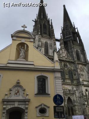 [P43] Regensburg - In spatele acestei biserici (Sf Ulrich) care din firlmuletul de prezentare am vazut ca este frumoasa in interior, se afla Catedrala Sf Petru.  » foto by mishu
 - 
<span class="allrVoted glyphicon glyphicon-heart hidden" id="av1041622"></span>
<a class="m-l-10 hidden" id="sv1041622" onclick="voting_Foto_DelVot(,1041622,4021)" role="button">șterge vot <span class="glyphicon glyphicon-remove"></span></a>
<a id="v91041622" class=" c-red"  onclick="voting_Foto_SetVot(1041622)" role="button"><span class="glyphicon glyphicon-heart-empty"></span> <b>LIKE</b> = Votează poza</a> <img class="hidden"  id="f1041622W9" src="/imagini/loader.gif" border="0" /><span class="AjErrMes hidden" id="e1041622ErM"></span>