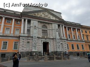 [P05] Castelul Mikhailovsky (Castelul inginerilor), in care Pavel I, fiul Ecaterinei cea Mare, a fiind asasinat » foto by geani anto
 - 
<span class="allrVoted glyphicon glyphicon-heart hidden" id="av1113940"></span>
<a class="m-l-10 hidden" id="sv1113940" onclick="voting_Foto_DelVot(,1113940,4057)" role="button">șterge vot <span class="glyphicon glyphicon-remove"></span></a>
<a id="v91113940" class=" c-red"  onclick="voting_Foto_SetVot(1113940)" role="button"><span class="glyphicon glyphicon-heart-empty"></span> <b>LIKE</b> = Votează poza</a> <img class="hidden"  id="f1113940W9" src="/imagini/loader.gif" border="0" /><span class="AjErrMes hidden" id="e1113940ErM"></span>