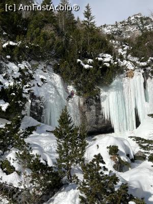 [P46] Cățărare pe Cascada Doamnele » foto by Mika
 - 
<span class="allrVoted glyphicon glyphicon-heart hidden" id="av1517300"></span>
<a class="m-l-10 hidden" id="sv1517300" onclick="voting_Foto_DelVot(,1517300,4076)" role="button">șterge vot <span class="glyphicon glyphicon-remove"></span></a>
<a id="v91517300" class=" c-red"  onclick="voting_Foto_SetVot(1517300)" role="button"><span class="glyphicon glyphicon-heart-empty"></span> <b>LIKE</b> = Votează poza</a> <img class="hidden"  id="f1517300W9" src="/imagini/loader.gif" border="0" /><span class="AjErrMes hidden" id="e1517300ErM"></span>