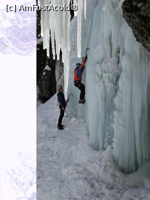 [P49] Cățărare pe Cascada Doamnele » foto by Mika
 - 
<span class="allrVoted glyphicon glyphicon-heart hidden" id="av1517303"></span>
<a class="m-l-10 hidden" id="sv1517303" onclick="voting_Foto_DelVot(,1517303,4076)" role="button">șterge vot <span class="glyphicon glyphicon-remove"></span></a>
<a id="v91517303" class=" c-red"  onclick="voting_Foto_SetVot(1517303)" role="button"><span class="glyphicon glyphicon-heart-empty"></span> <b>LIKE</b> = Votează poza</a> <img class="hidden"  id="f1517303W9" src="/imagini/loader.gif" border="0" /><span class="AjErrMes hidden" id="e1517303ErM"></span>