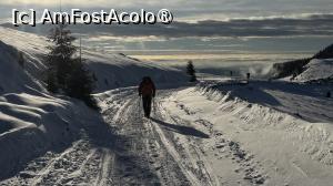 [P05] Spre Cascada Vanturis » foto by Mika
 - 
<span class="allrVoted glyphicon glyphicon-heart hidden" id="av1517259"></span>
<a class="m-l-10 hidden" id="sv1517259" onclick="voting_Foto_DelVot(,1517259,4076)" role="button">șterge vot <span class="glyphicon glyphicon-remove"></span></a>
<a id="v91517259" class=" c-red"  onclick="voting_Foto_SetVot(1517259)" role="button"><span class="glyphicon glyphicon-heart-empty"></span> <b>LIKE</b> = Votează poza</a> <img class="hidden"  id="f1517259W9" src="/imagini/loader.gif" border="0" /><span class="AjErrMes hidden" id="e1517259ErM"></span>