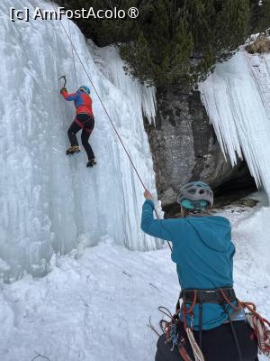 [P57] Cățărare pe Cascada Doamnele » foto by Mika
 - 
<span class="allrVoted glyphicon glyphicon-heart hidden" id="av1517311"></span>
<a class="m-l-10 hidden" id="sv1517311" onclick="voting_Foto_DelVot(,1517311,4076)" role="button">șterge vot <span class="glyphicon glyphicon-remove"></span></a>
<a id="v91517311" class=" c-red"  onclick="voting_Foto_SetVot(1517311)" role="button"><span class="glyphicon glyphicon-heart-empty"></span> <b>LIKE</b> = Votează poza</a> <img class="hidden"  id="f1517311W9" src="/imagini/loader.gif" border="0" /><span class="AjErrMes hidden" id="e1517311ErM"></span>